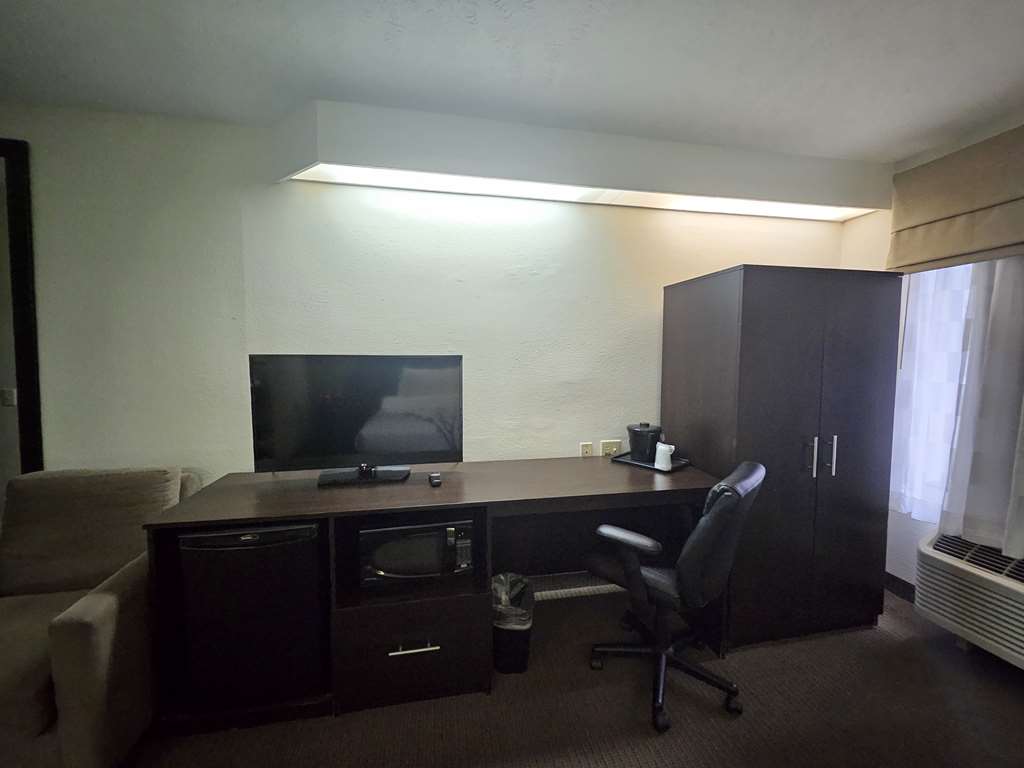 SureStay by Best Western Summerville Flowertown Image