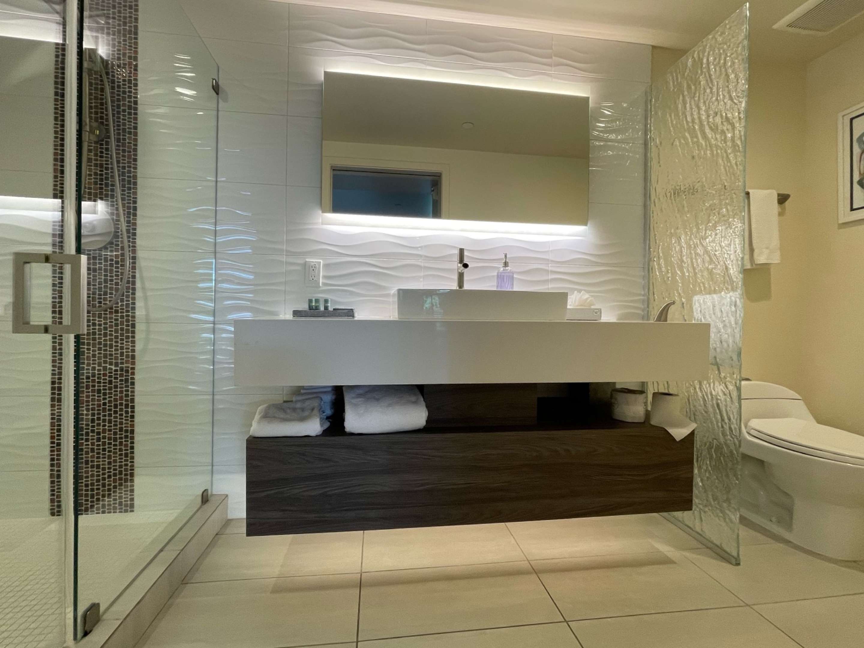 Deluxe Room and Suites Vanity