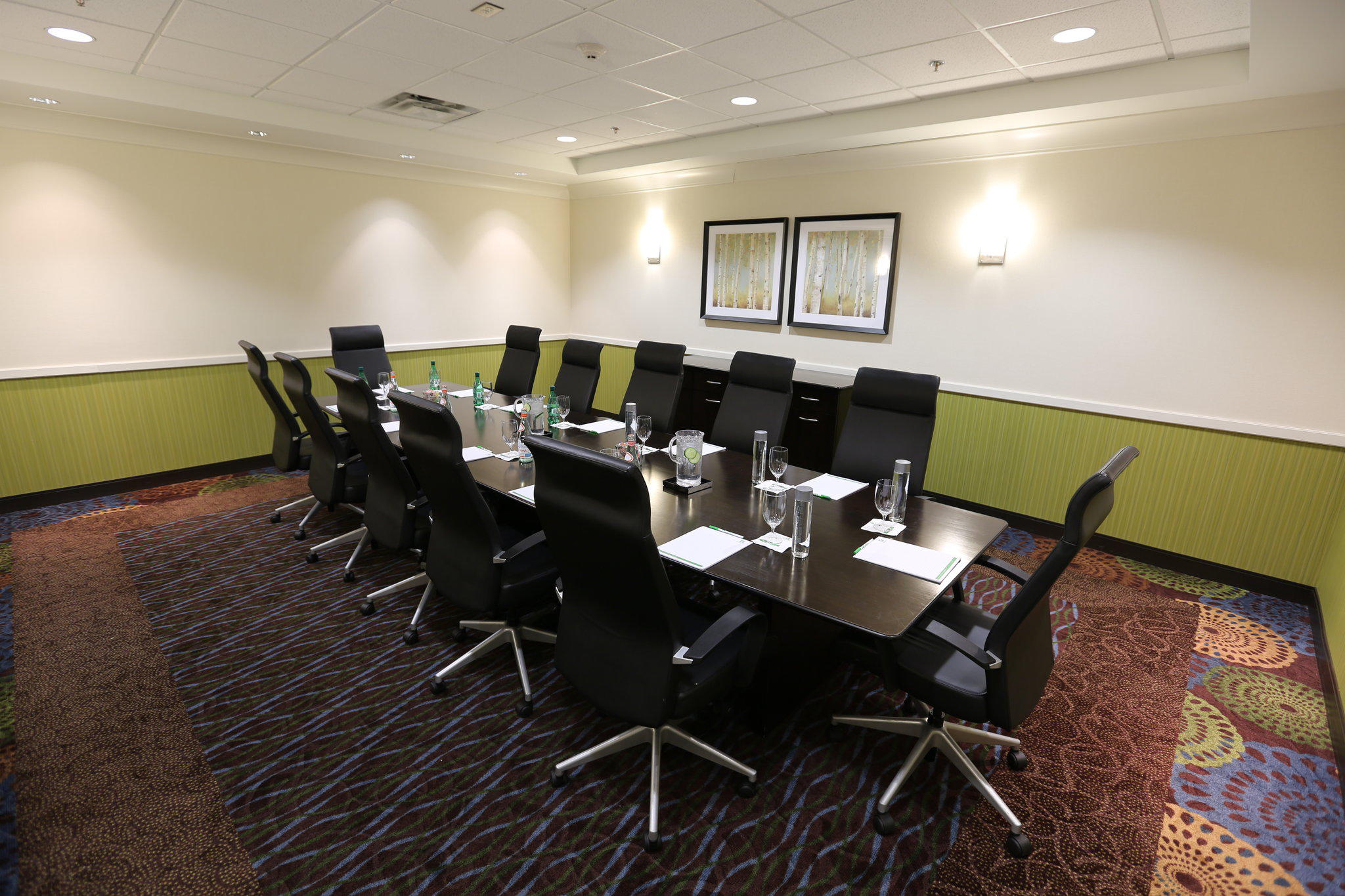 Holiday Inn & Suites Atlanta Airport-North Photo