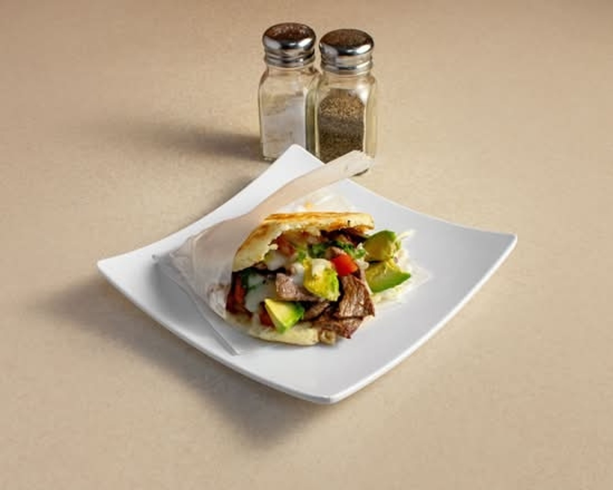 Arepa Pachanga de Pollo (Pachanga Chicken Cornmeal Sandwich)