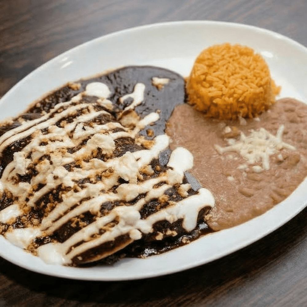 Enchiladas de Mole con Pollo