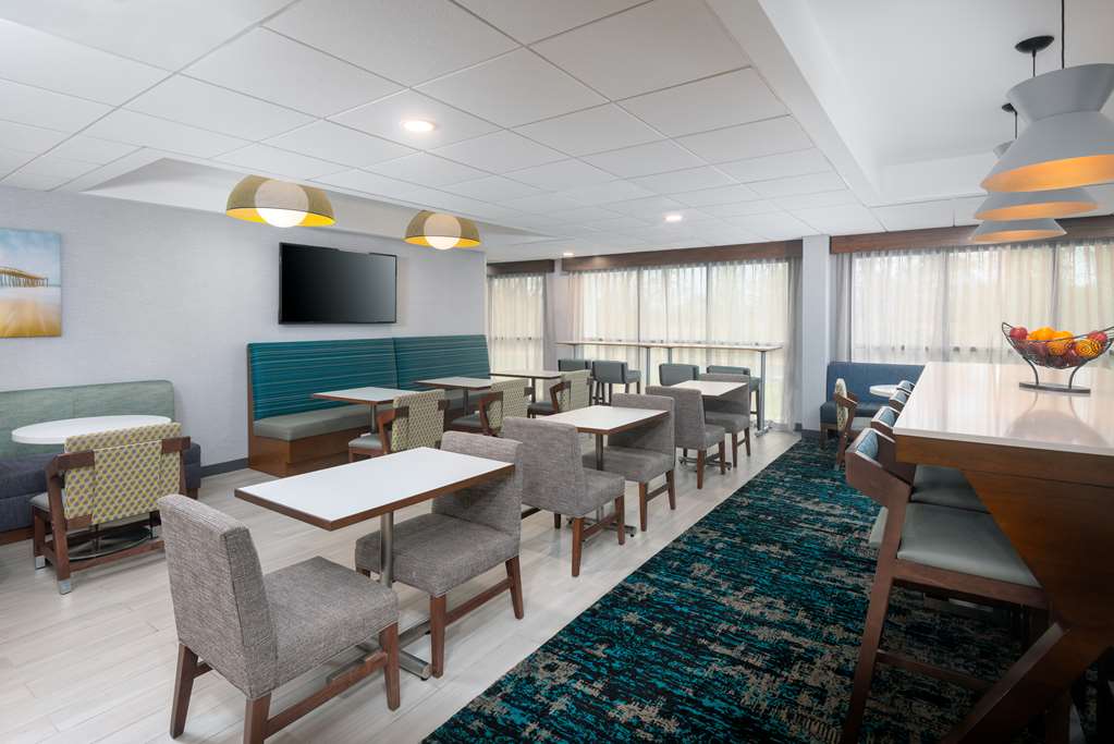 Hampton Inn Salisbury Image