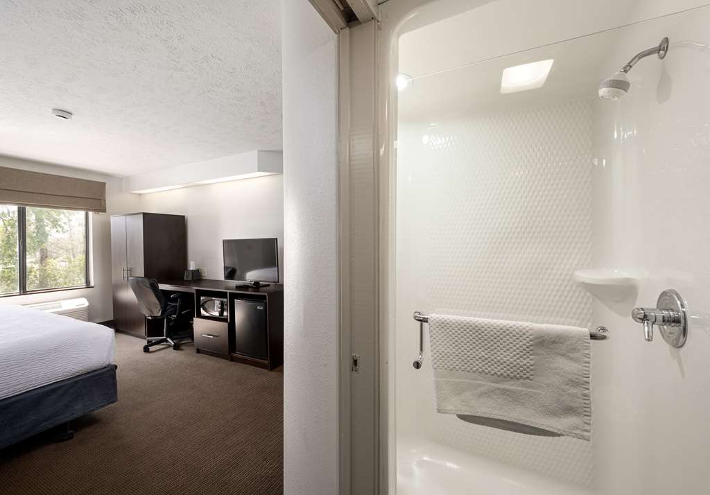 SureStay by Best Western Summerville Flowertown Image