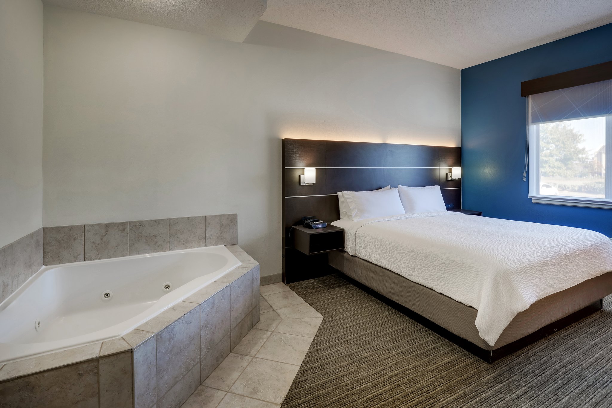 Holiday Inn Express & Suites Gadsden W-Near Attalla by IHG Image