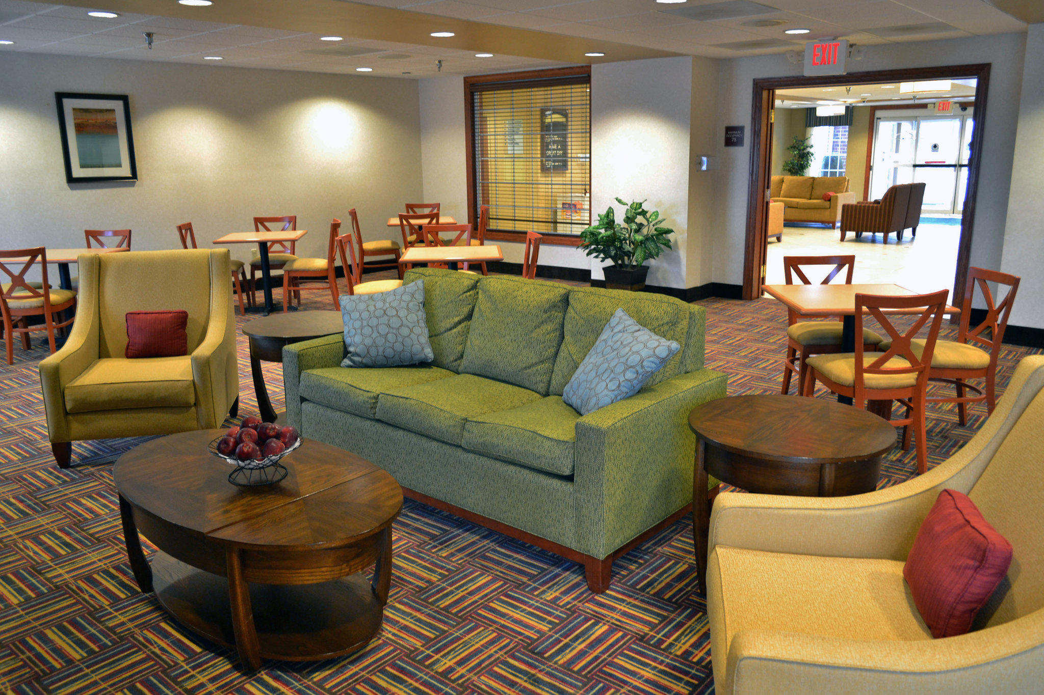 Holiday Inn Express & Suites Center Township Photo