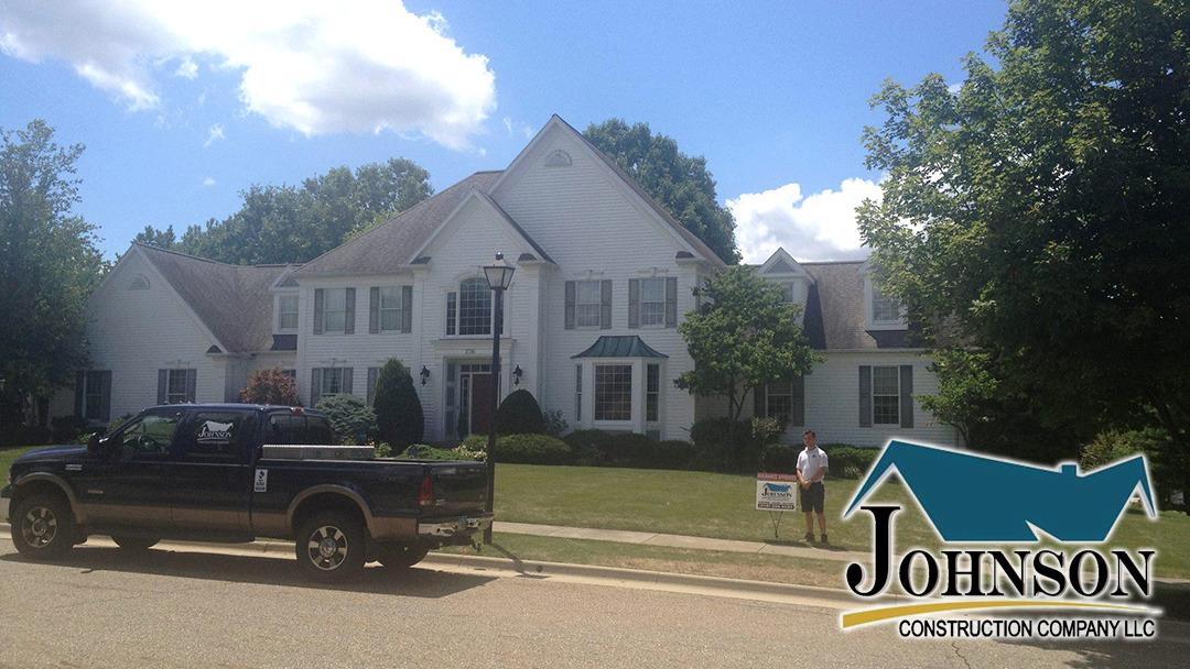 Roof damage and maintance inspection 