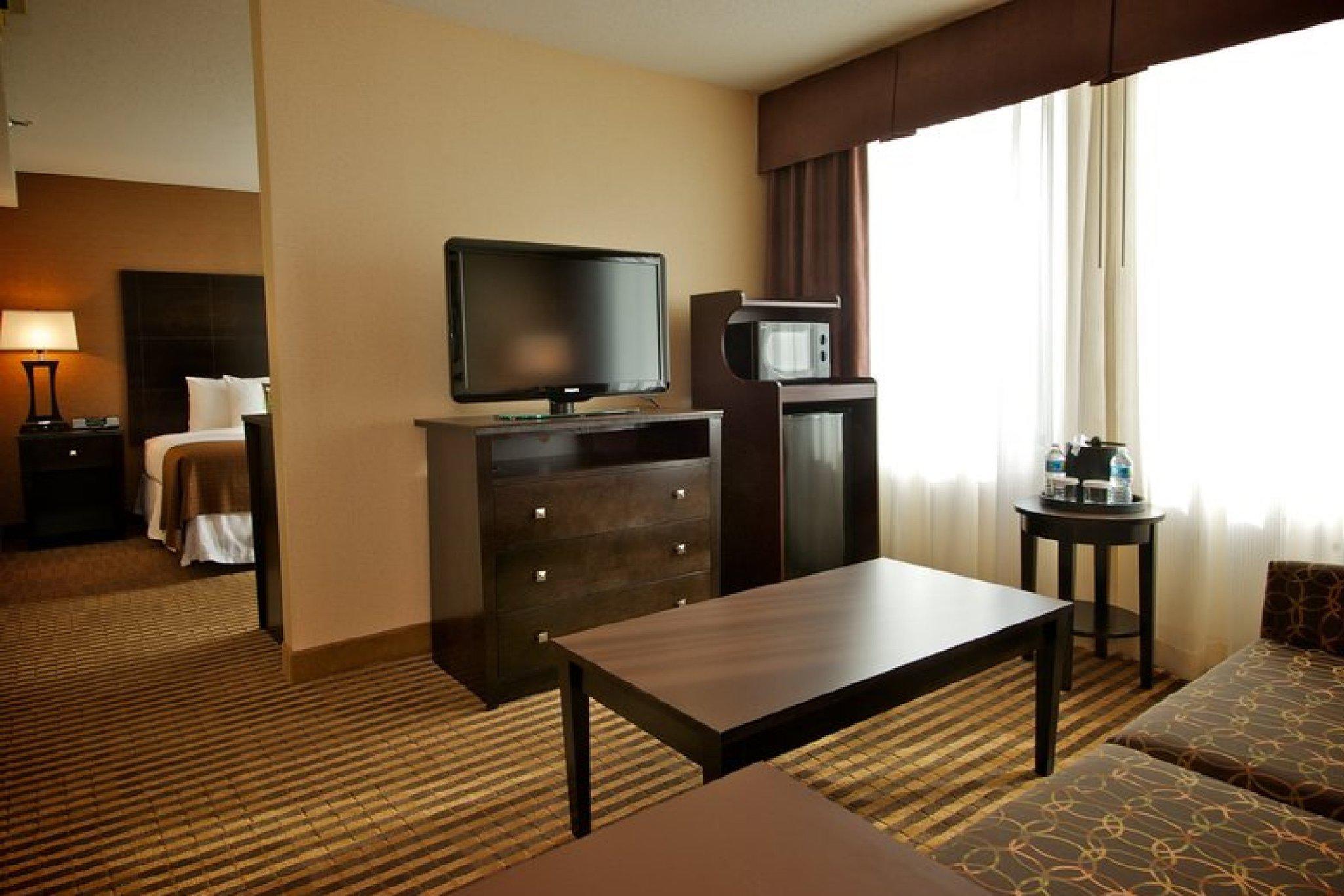 Holiday Inn Charlotte-Center City Photo