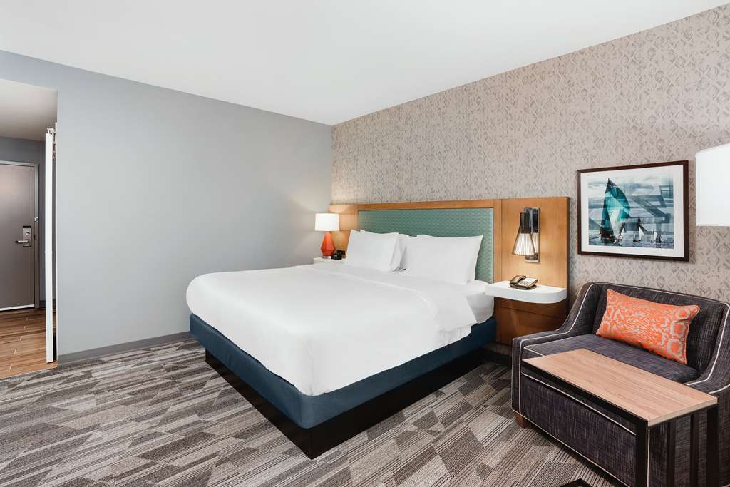 Hampton Inn Bellingham Airport Image