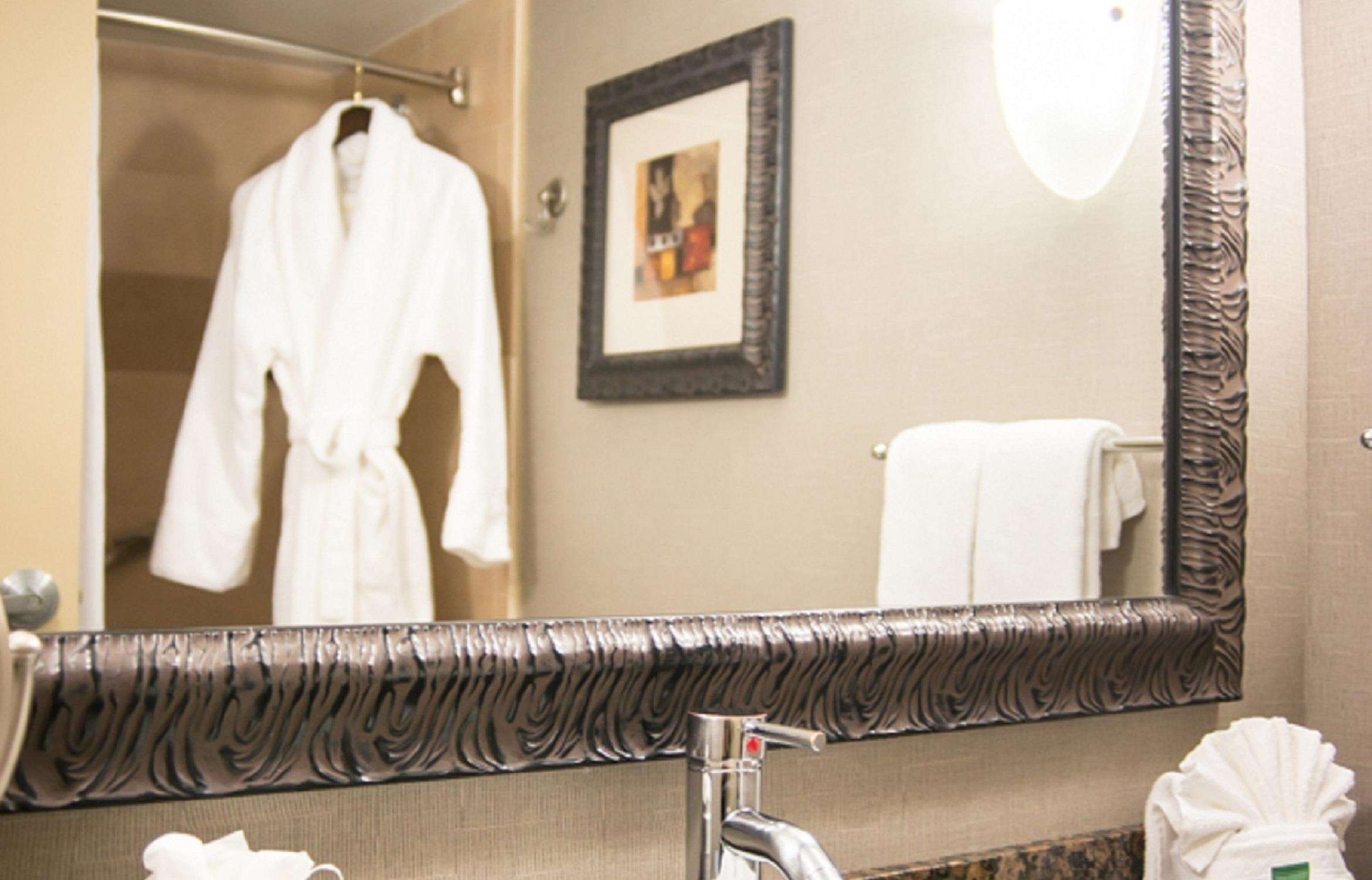 Hilton Charlotte University Place Photo