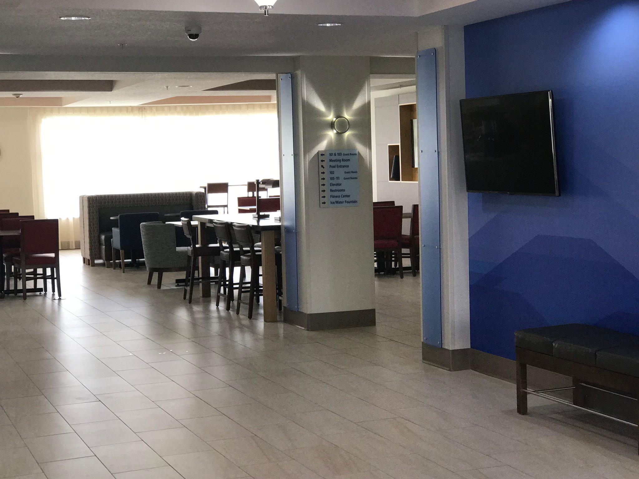 Holiday Inn Express & Suites Orlando South-Davenport Photo