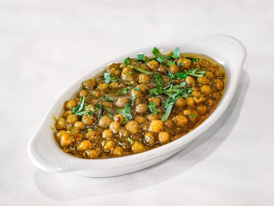WHITE CHANA