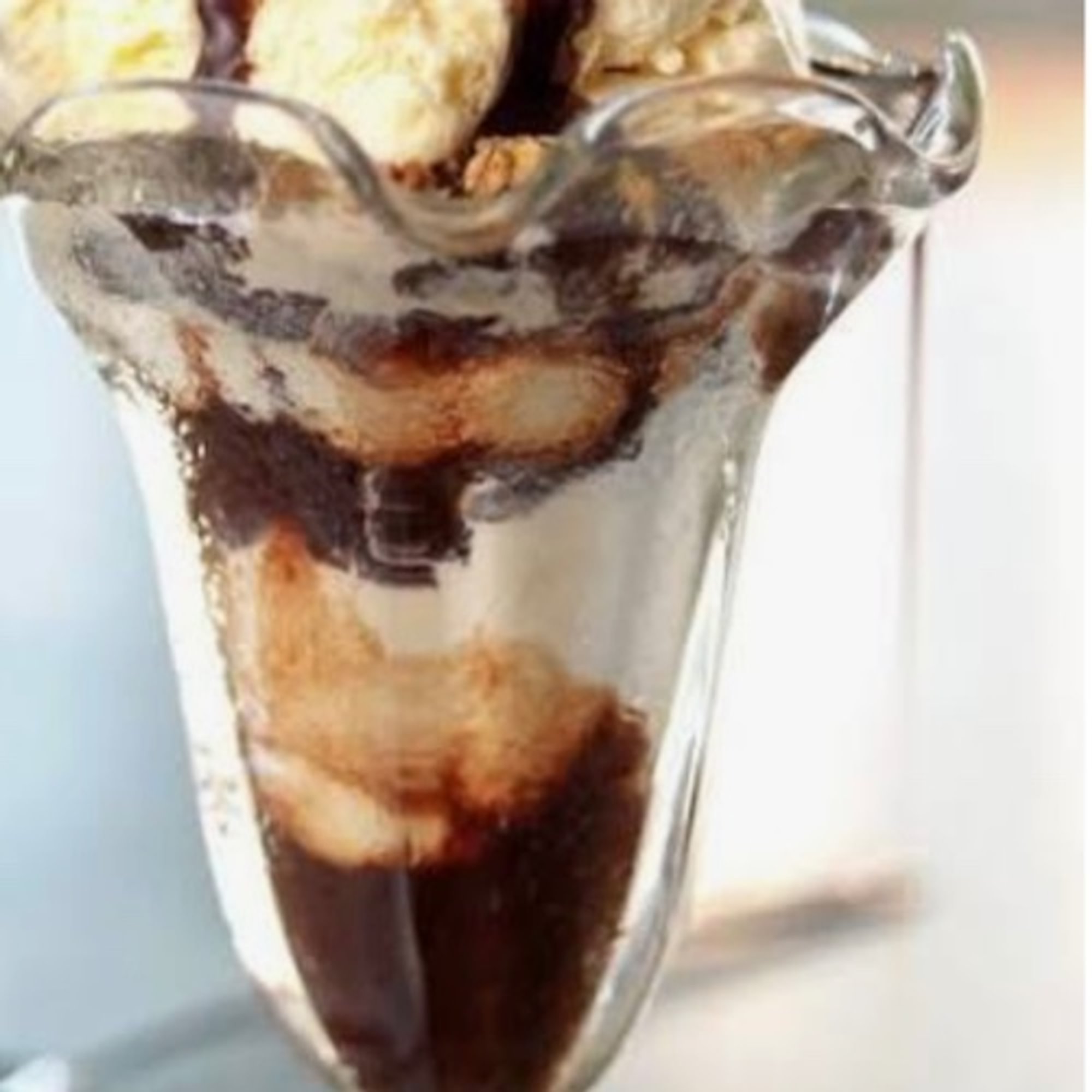 ICE CREAM SUNDAE