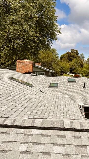 HF Roofing Contractor Image
