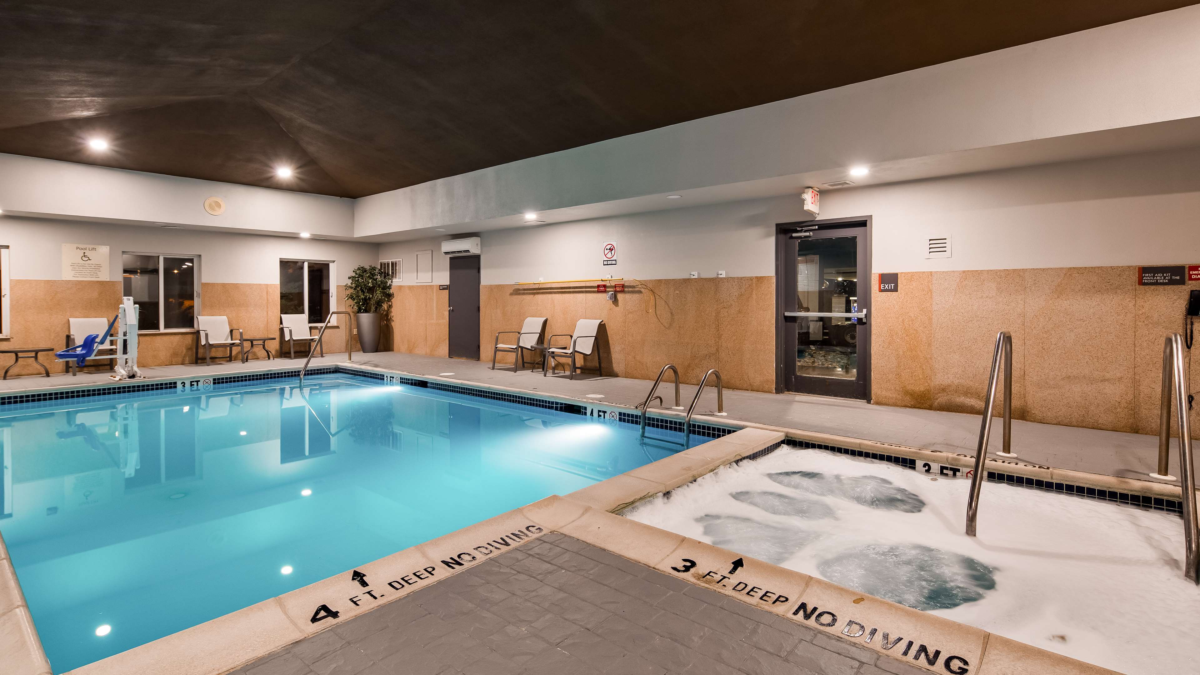 Indoor Pool & Jacuzzi