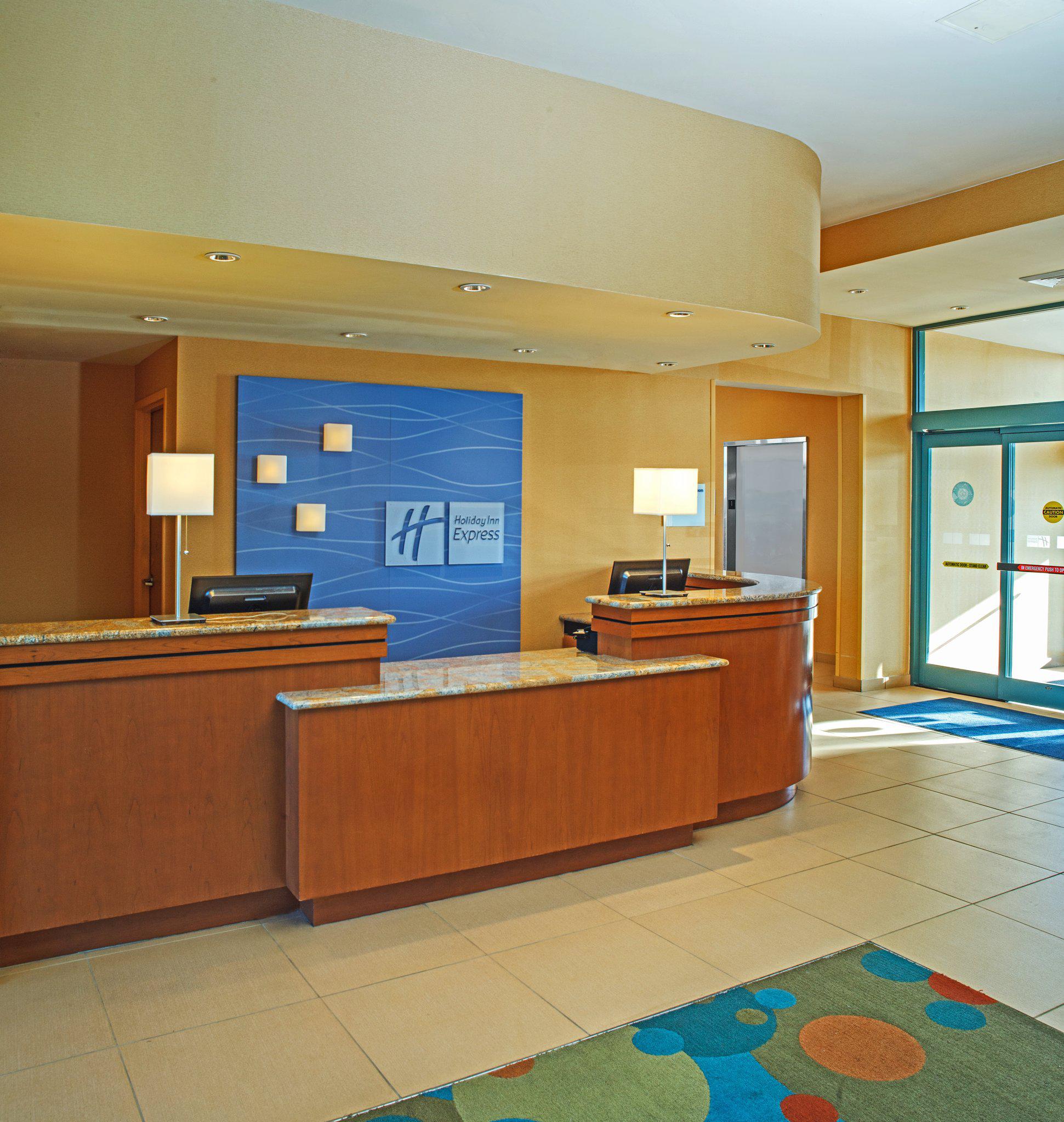 Holiday Inn Express & Suites VA Beach Oceanfront Photo