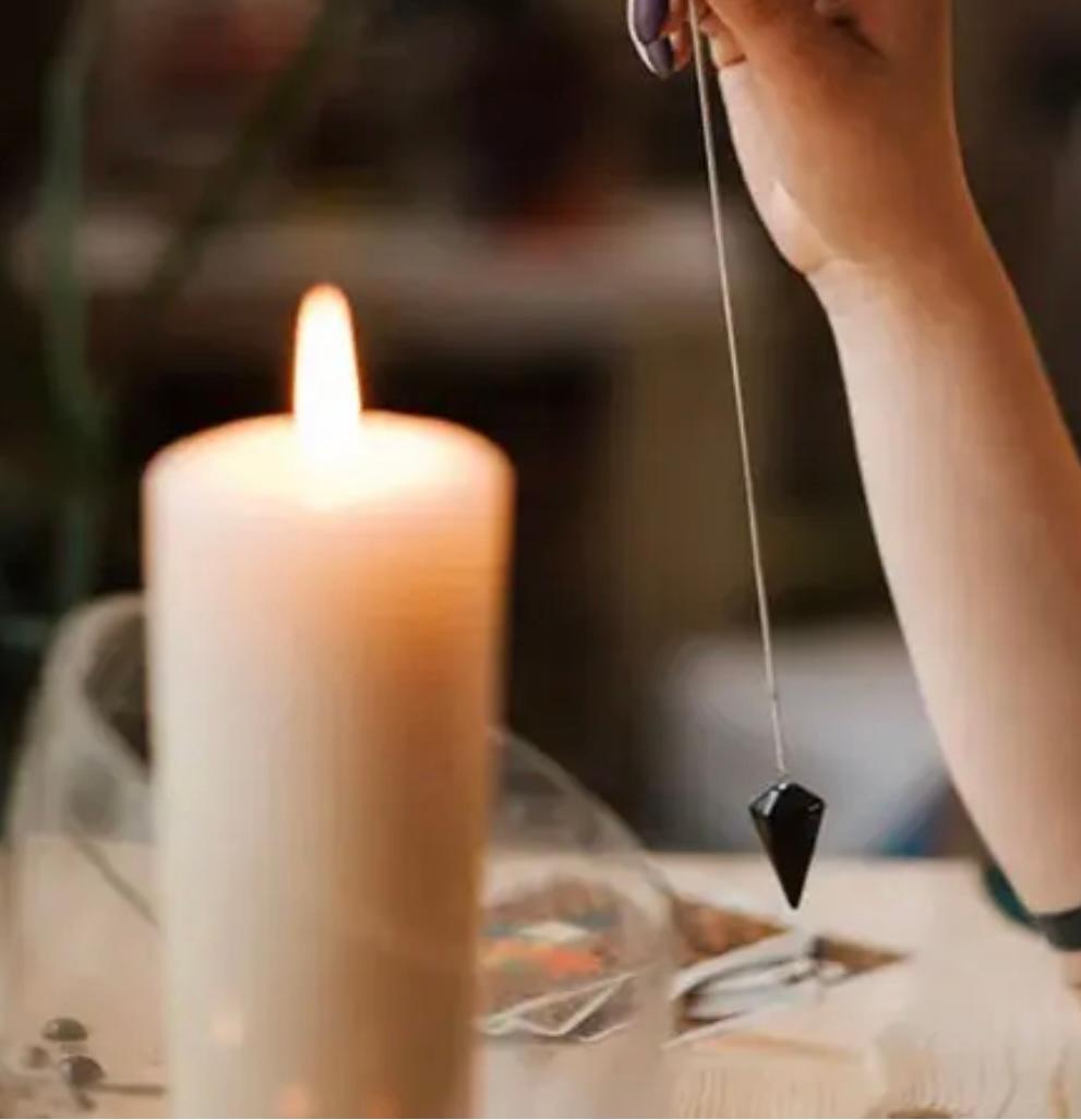 Psychic Ivanna - Tarot Card Readings Image