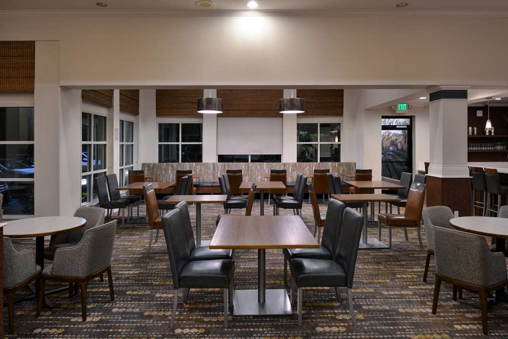 Hilton Garden Inn Napa Image