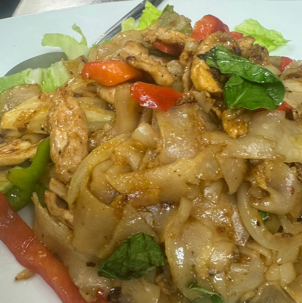 Spicy Basil Noodles