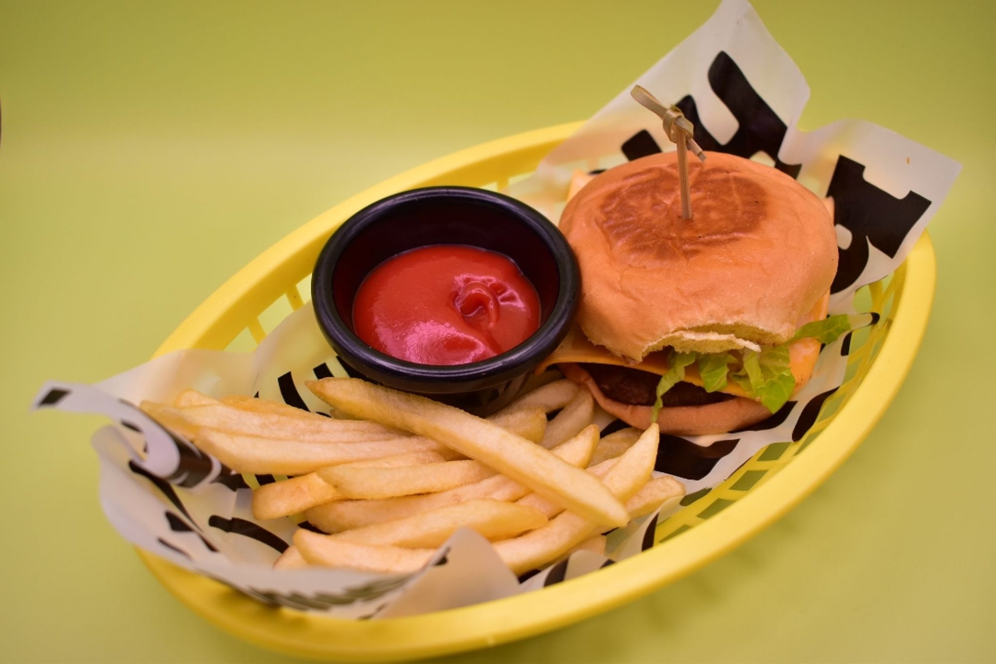 Mini Burguers with fries