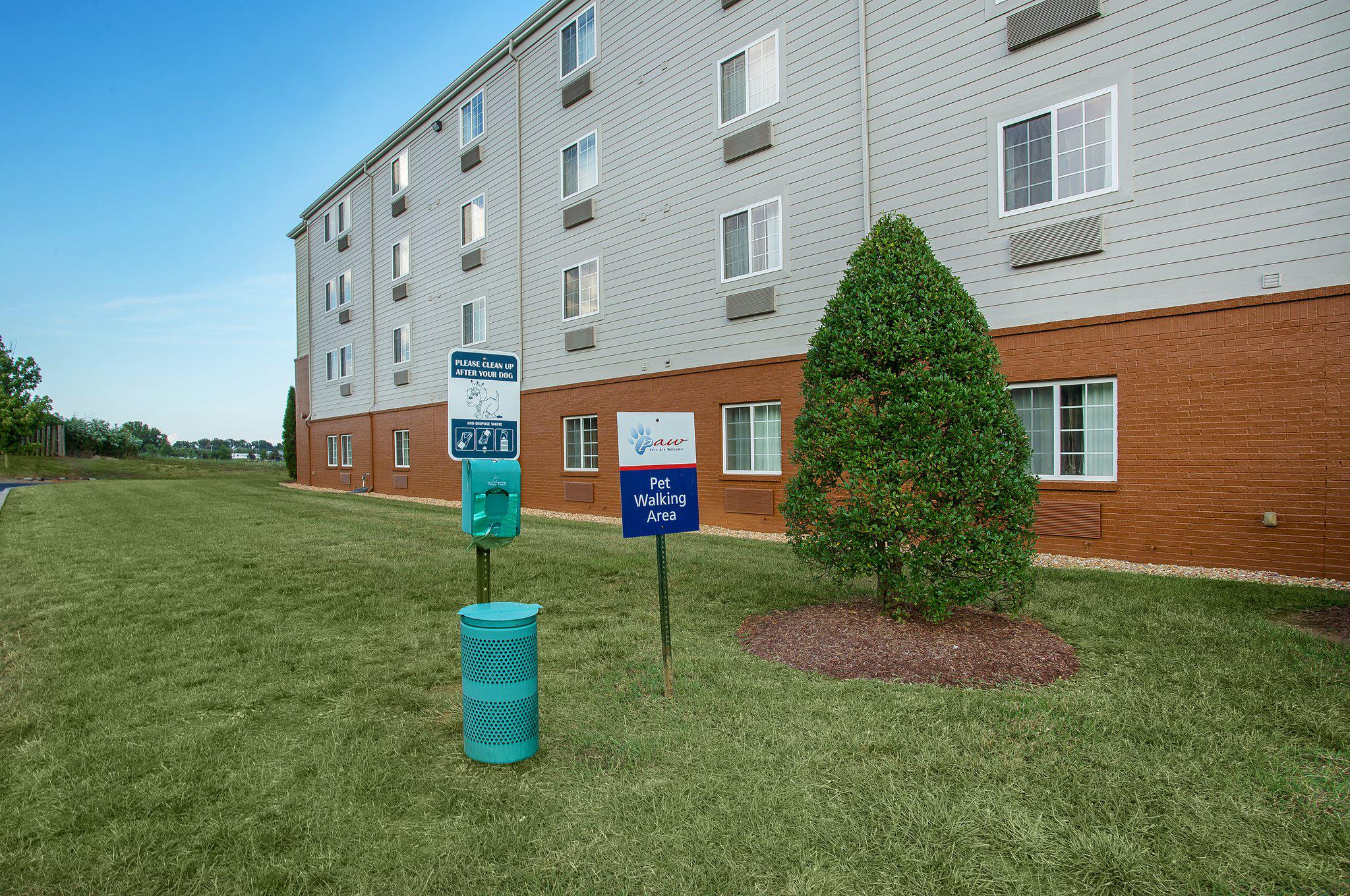 Candlewood Suites Bowling Green Photo