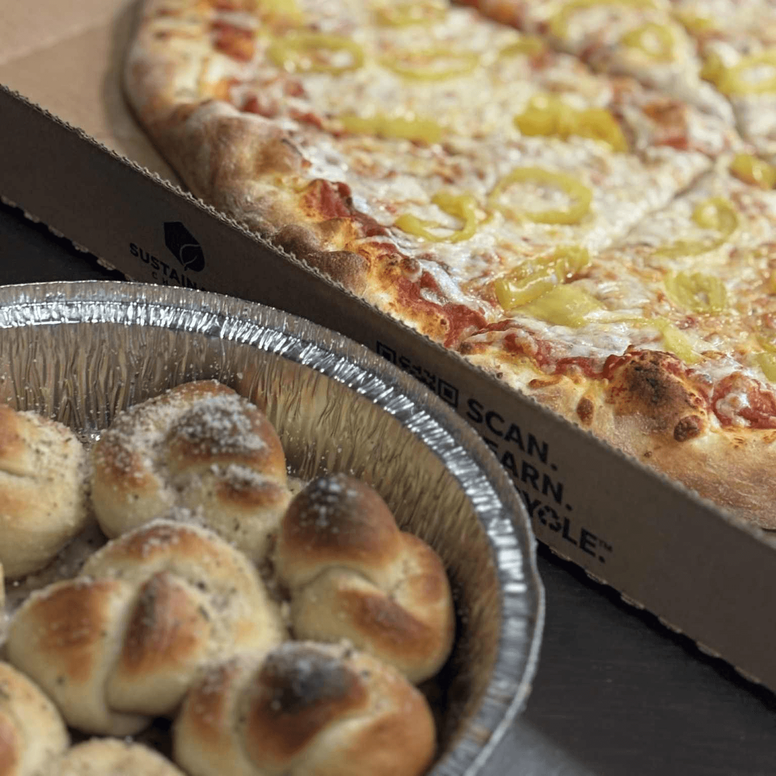 Pizza & Knots