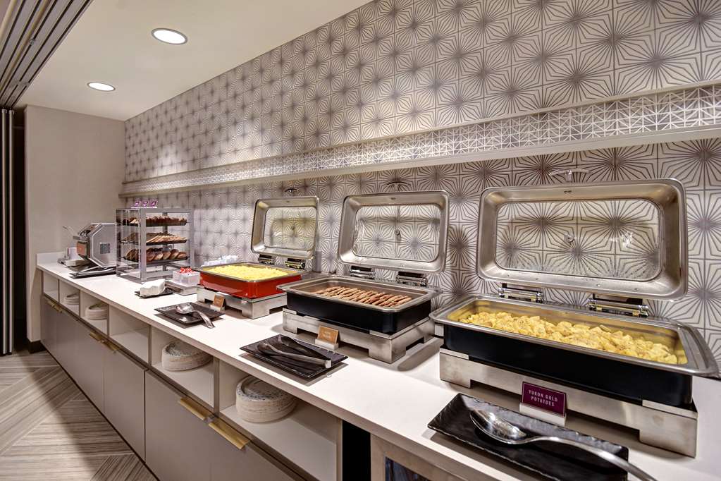 Hampton Inn Tucson Downtown Image