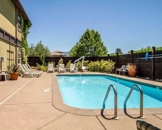 Images Comfort Inn & Suites