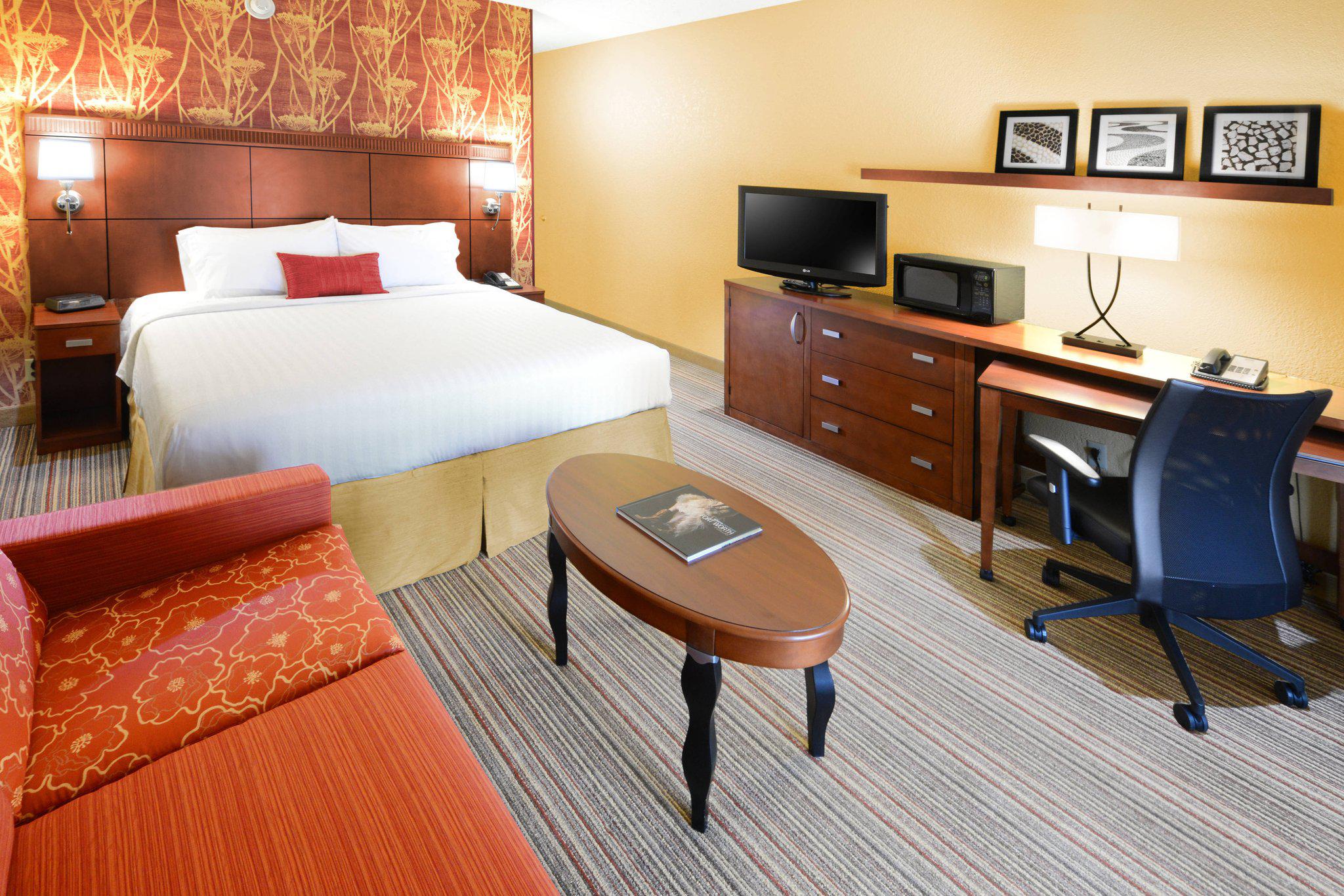 Courtyard by Marriott Fort Worth University Drive Photo