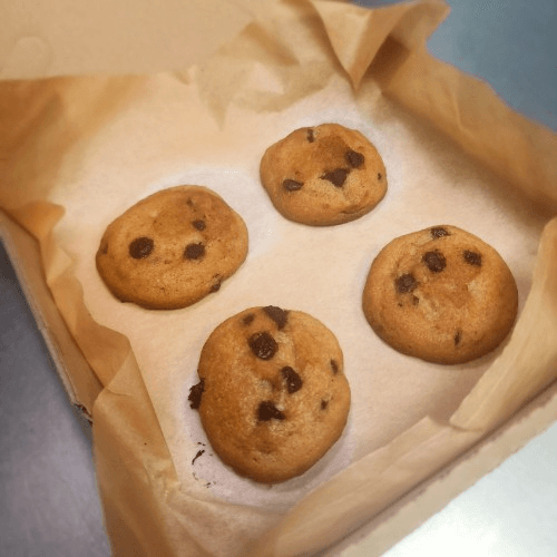 4 pc Chocolate Chip Cookies