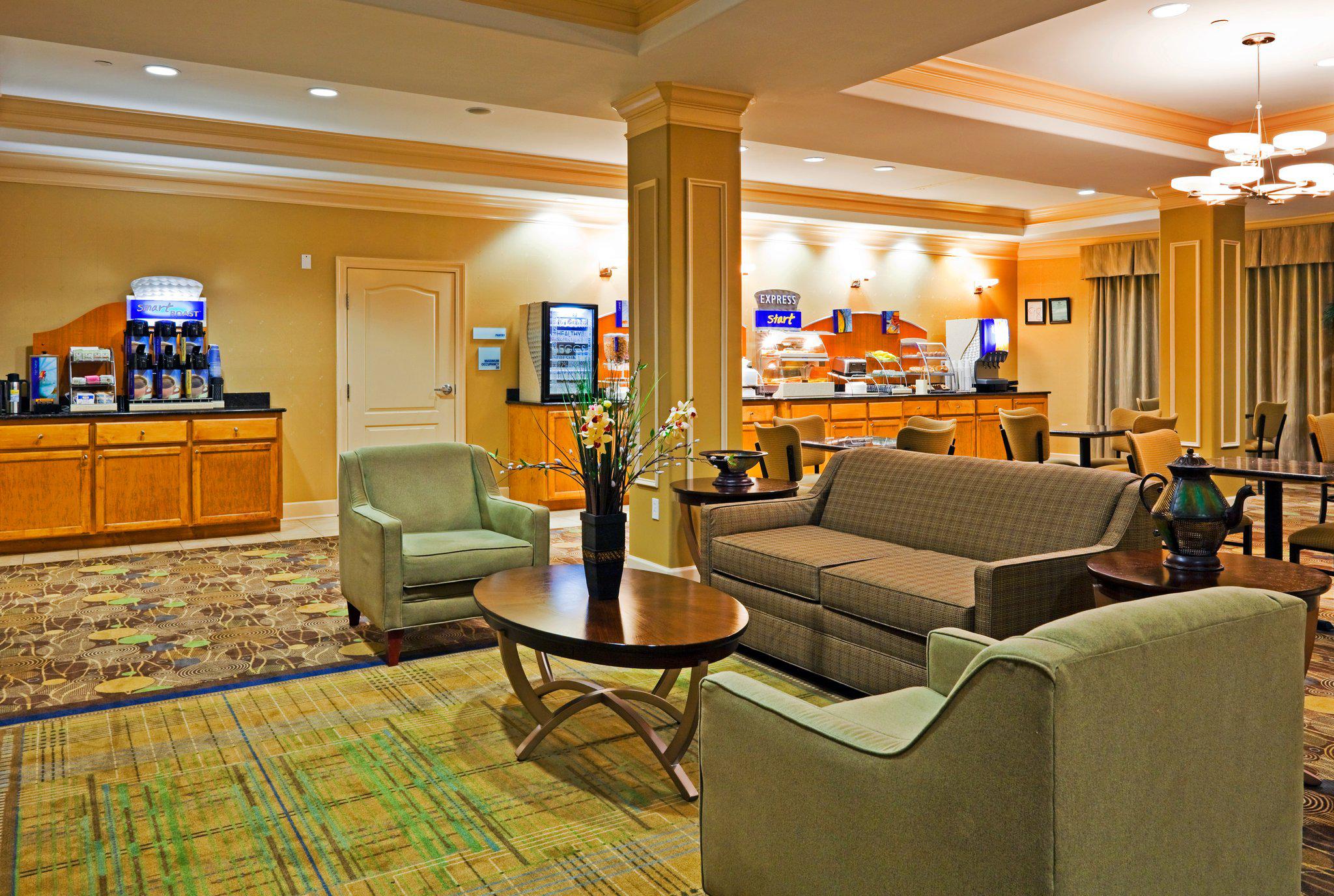 Holiday Inn Express & Suites Greenville Photo