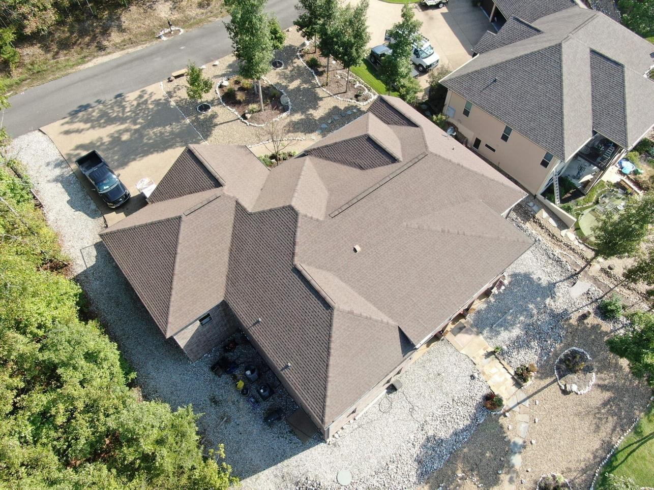 Brown's Roofing Image