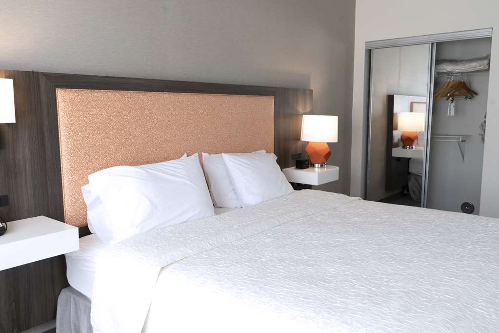 Hampton Inn and Suites Seal Beach Image