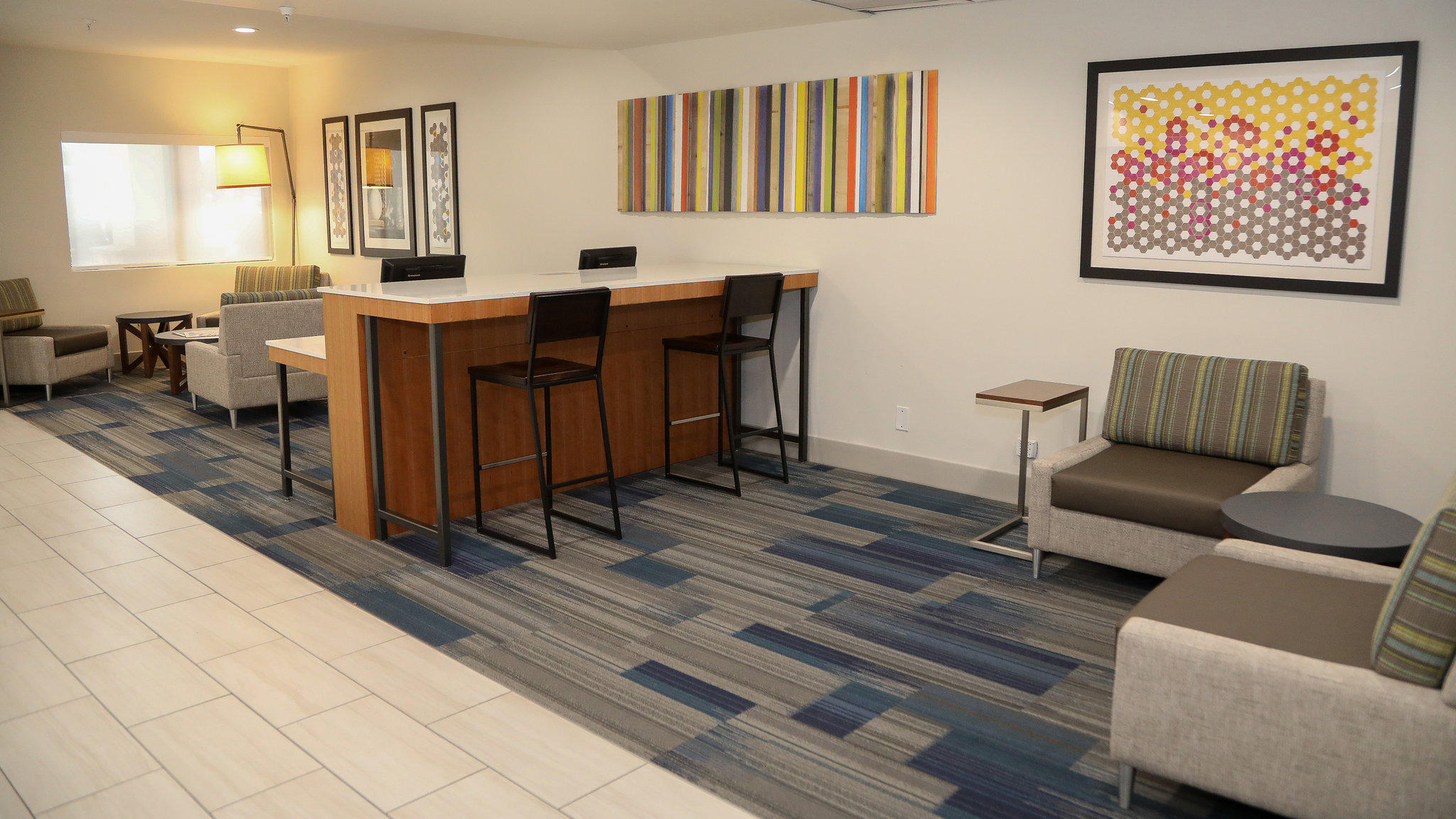 Holiday Inn Express & Suites Colorado Springs North Photo