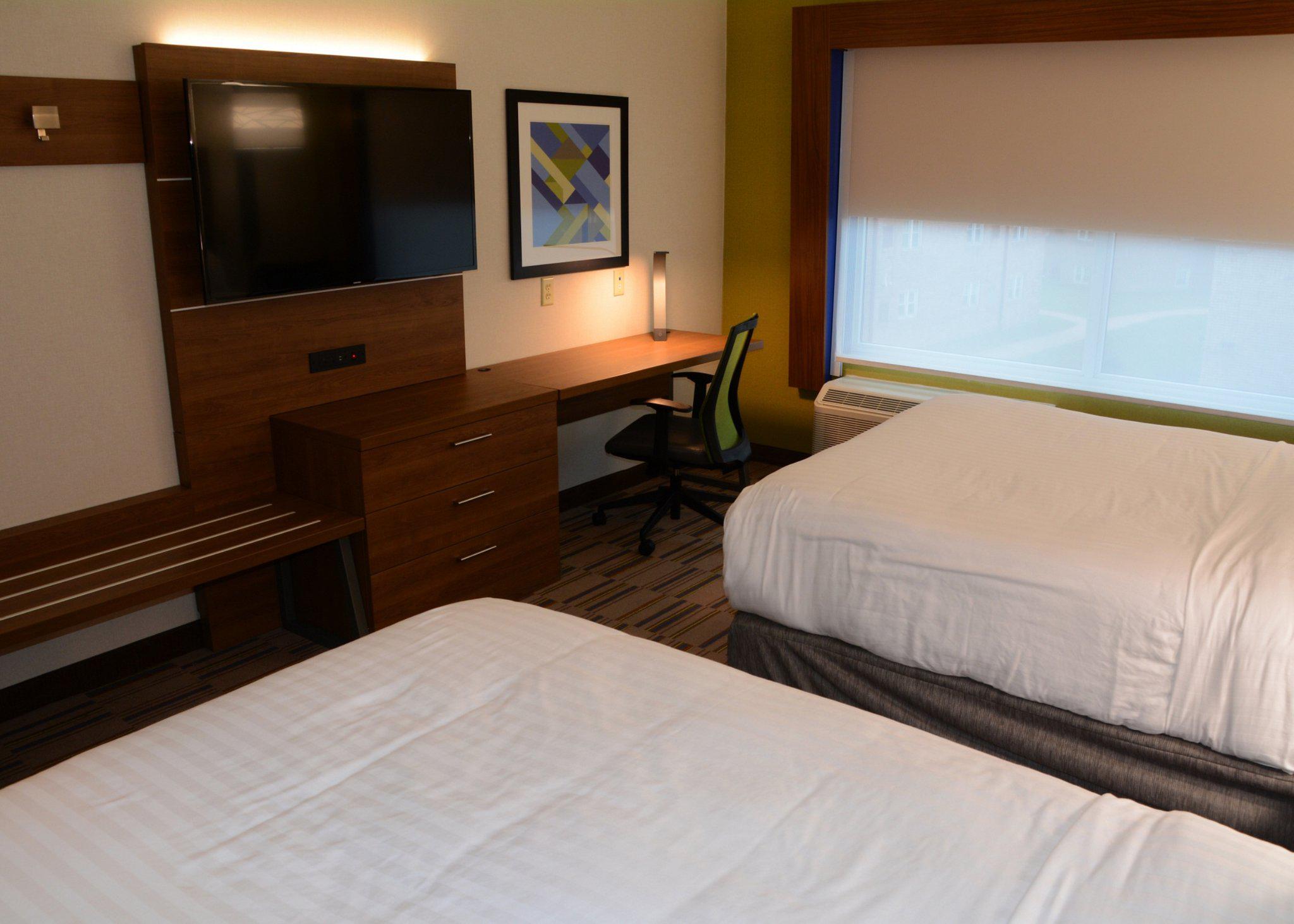 Holiday Inn Express & Suites Pittsburgh - Monroeville Photo