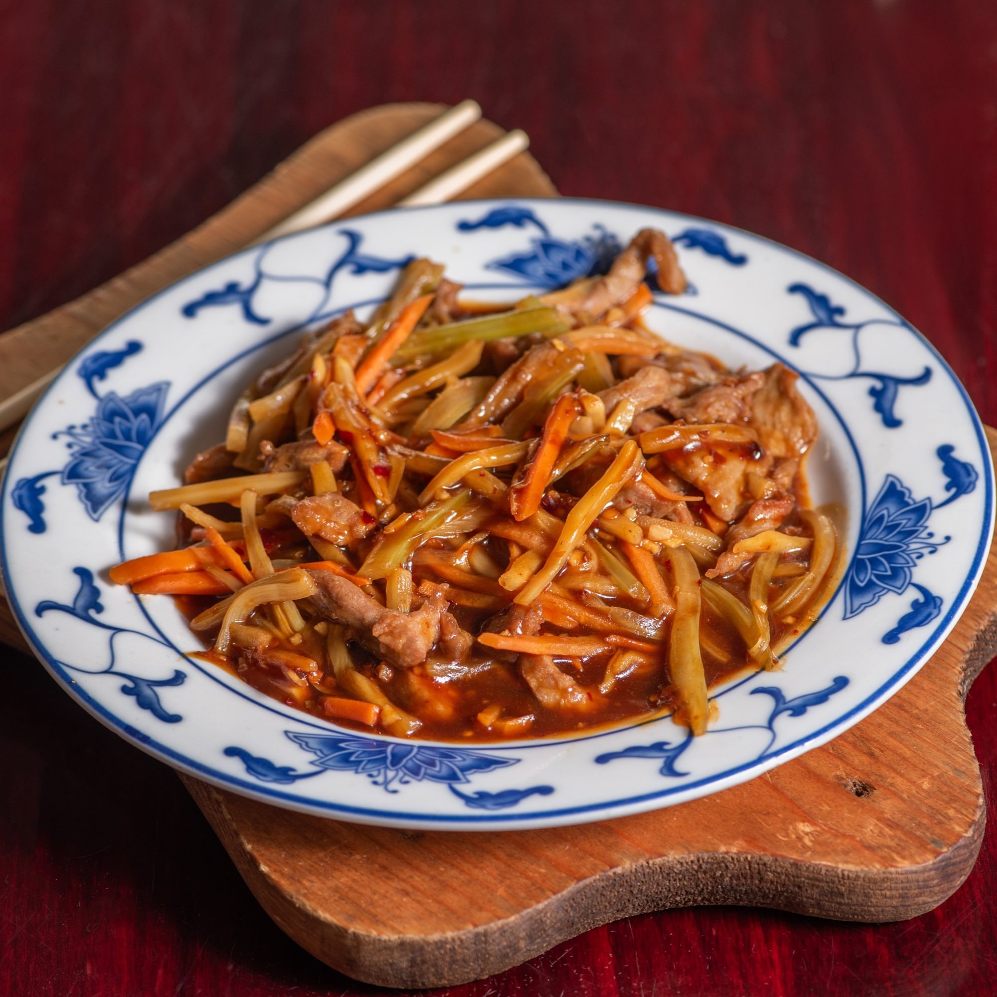 41. Shredded beef with garlic sauce