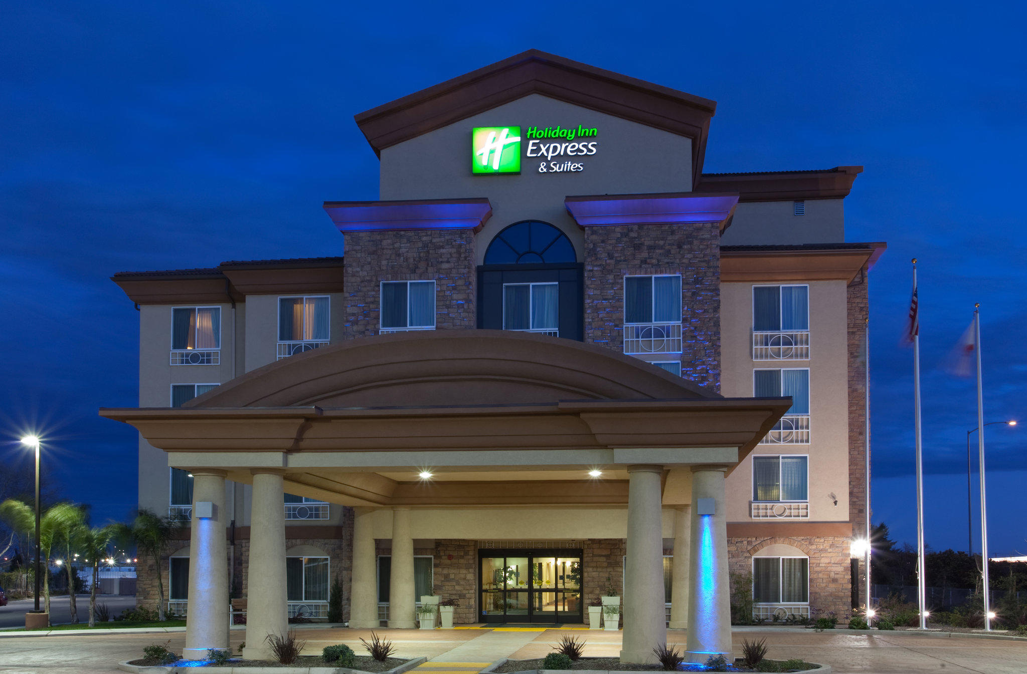 Holiday Inn Express & Suites Fresno South Photo