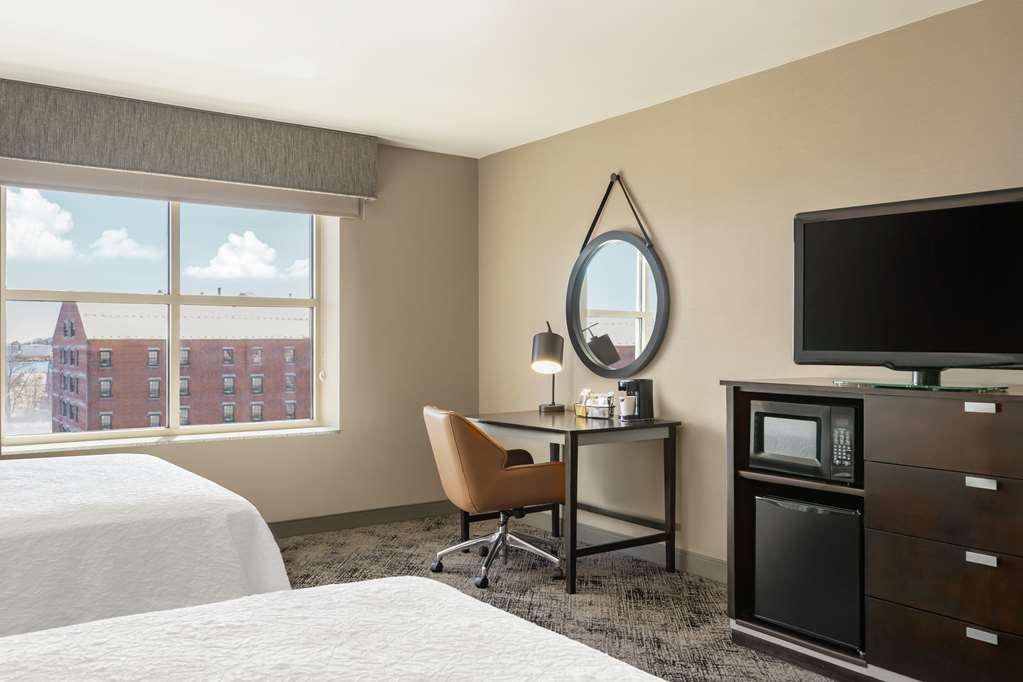 Hampton Inn Portland Downtown - Waterfront Image