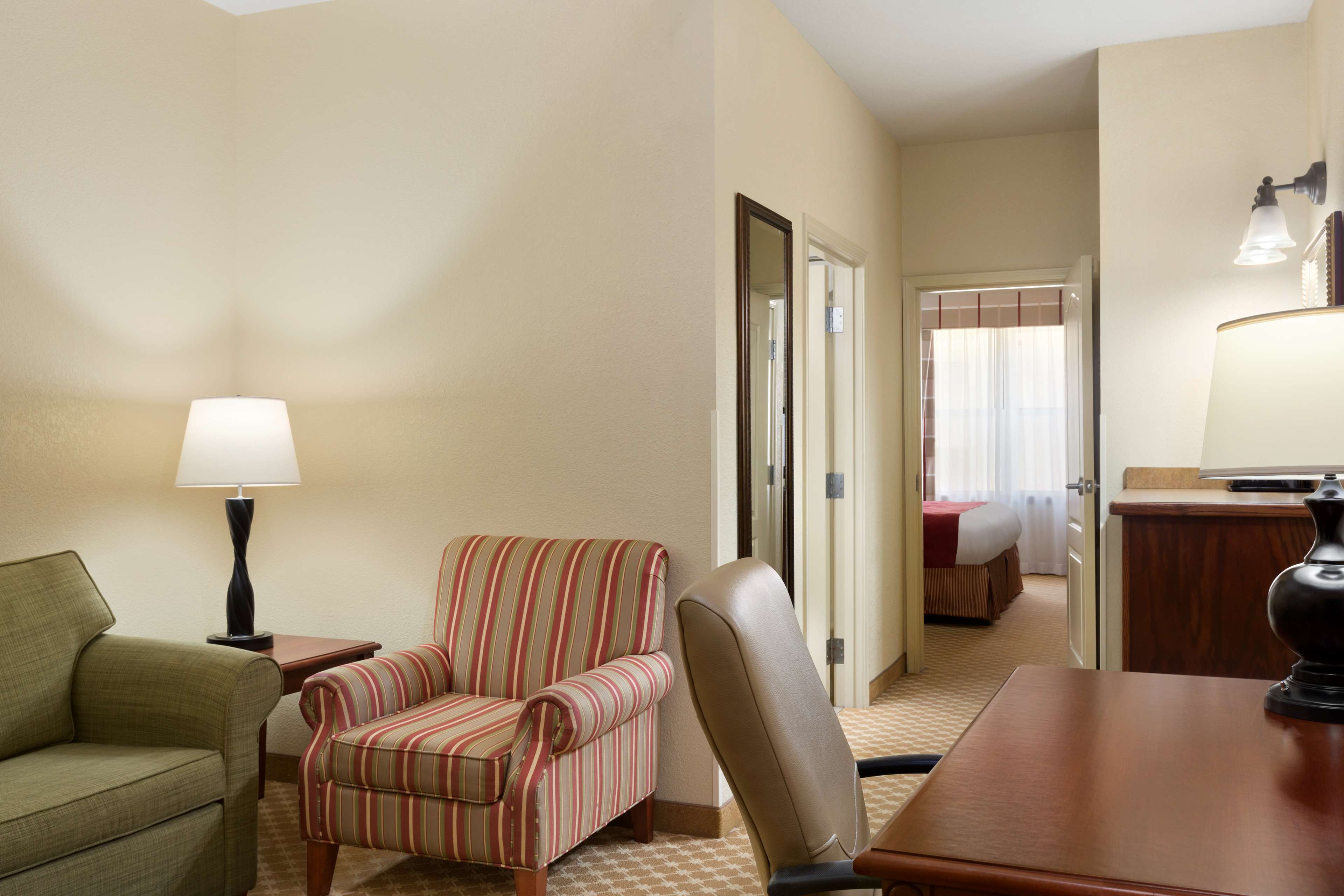 Country Inn & Suites by Radisson, Macon North, GA Photo