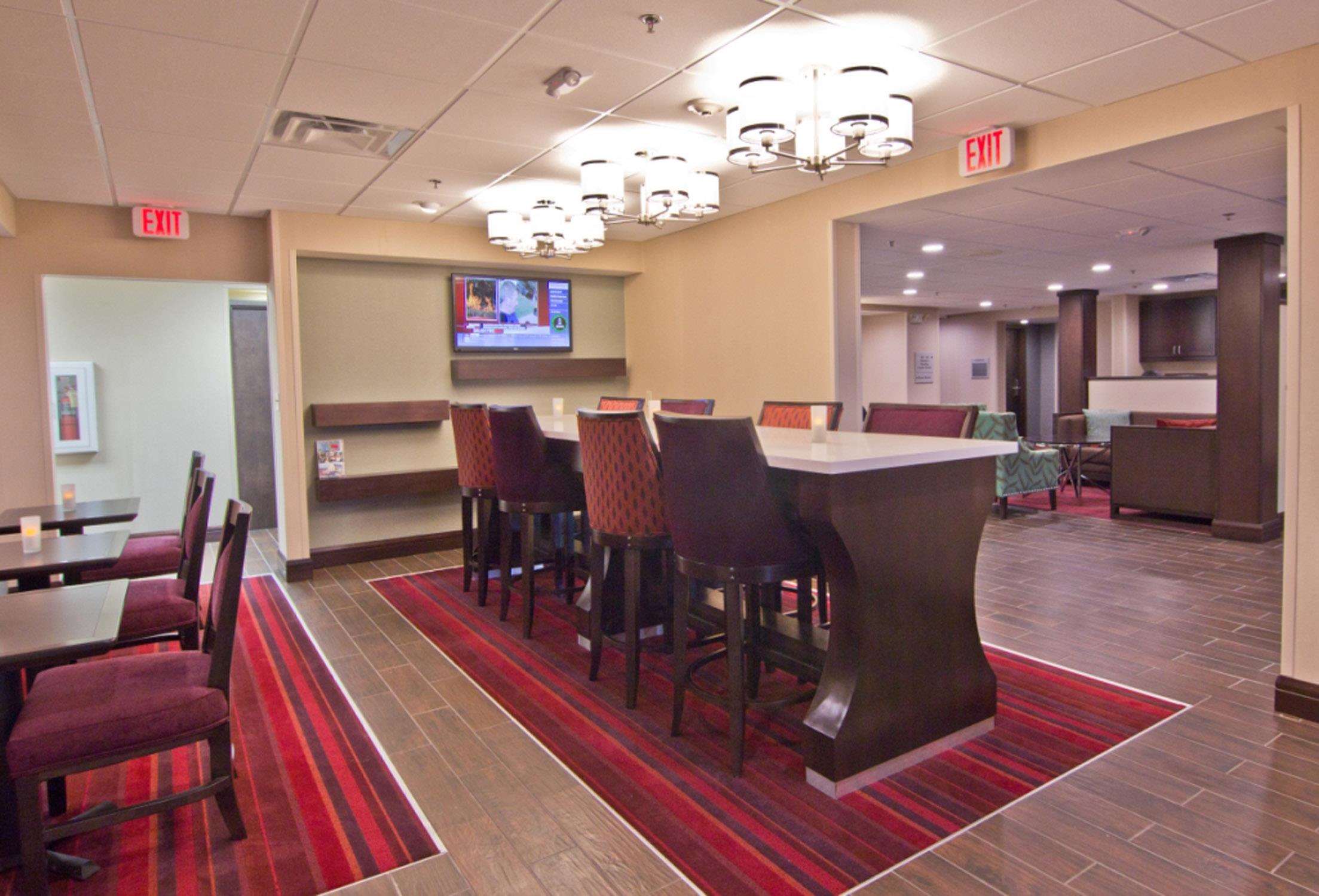 Hampton Inn Columbus-South Photo