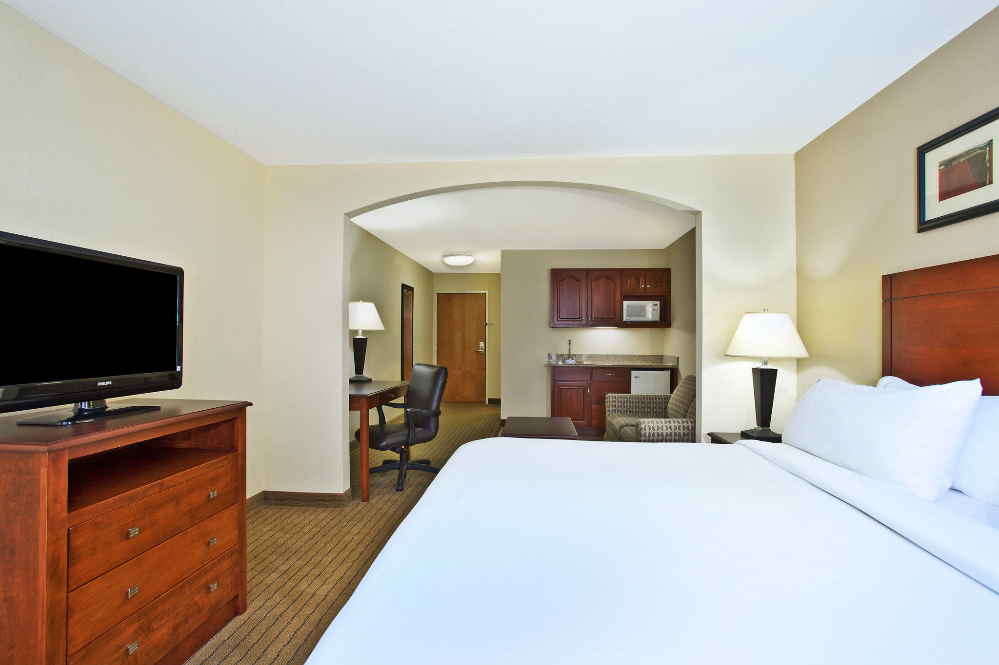 Holiday Inn Express & Suites East Lansing Photo