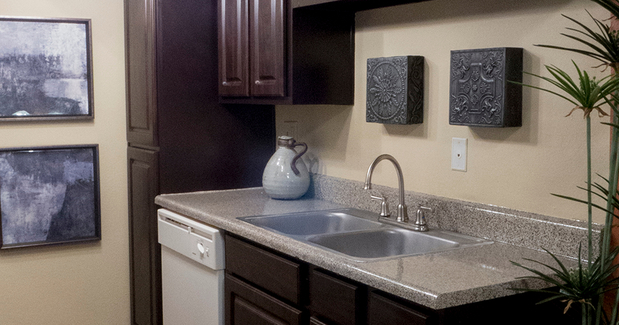Images Oaks at Greenview Apartments