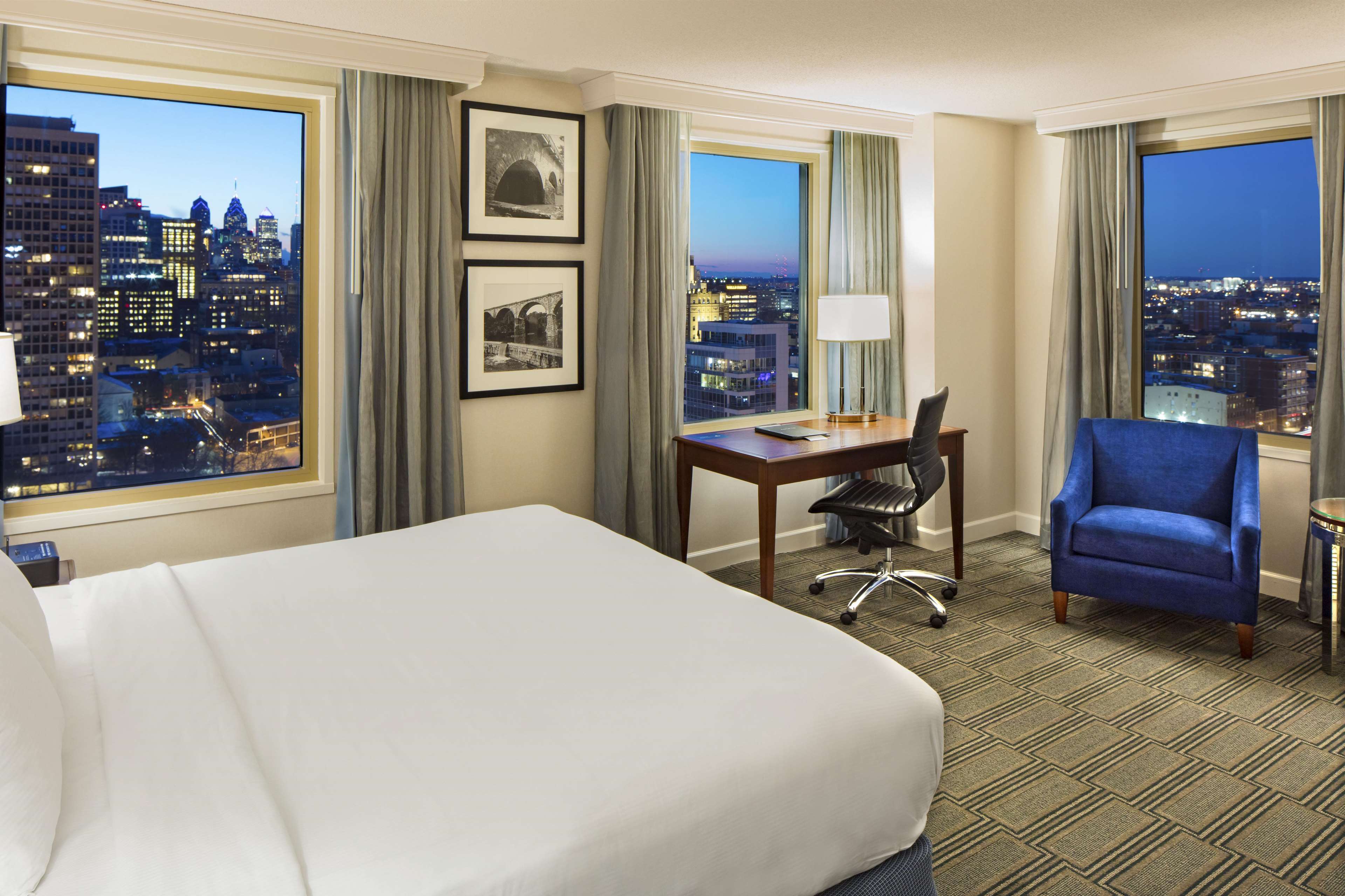 Hilton Philadelphia at Penn's Landing Photo