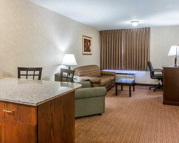 Images Comfort Suites