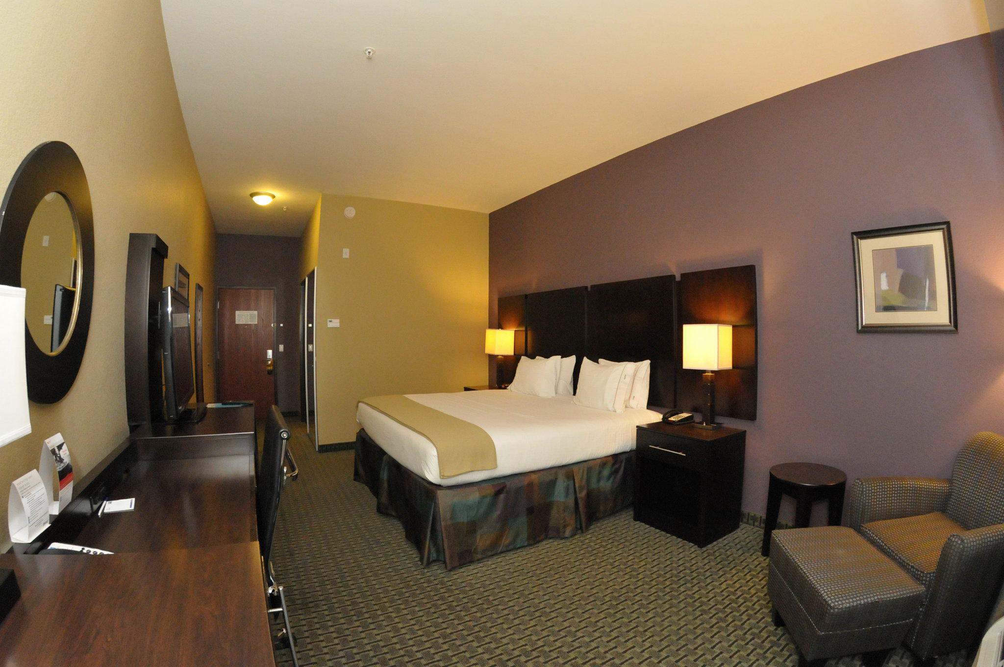 Holiday Inn Express & Suites Baton Rouge North Photo