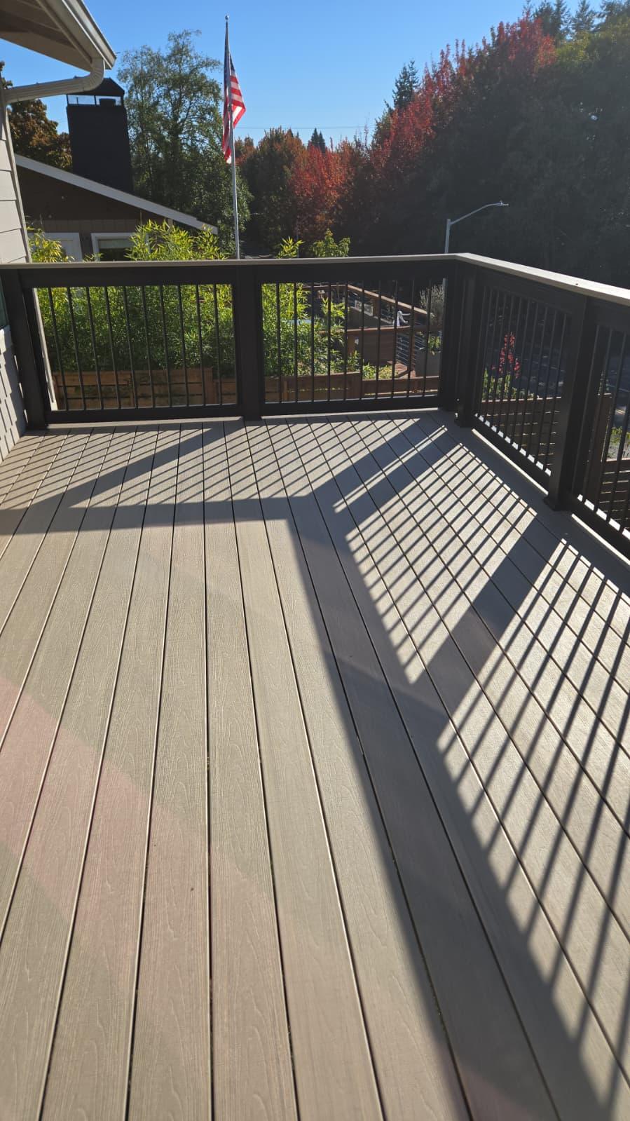 Harbor Deck and Fence Image