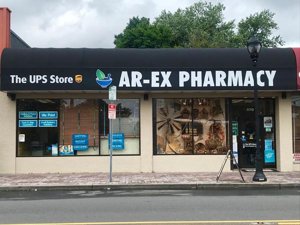 Exterior storefront image of The UPS Store #6924 in Fords, NJ