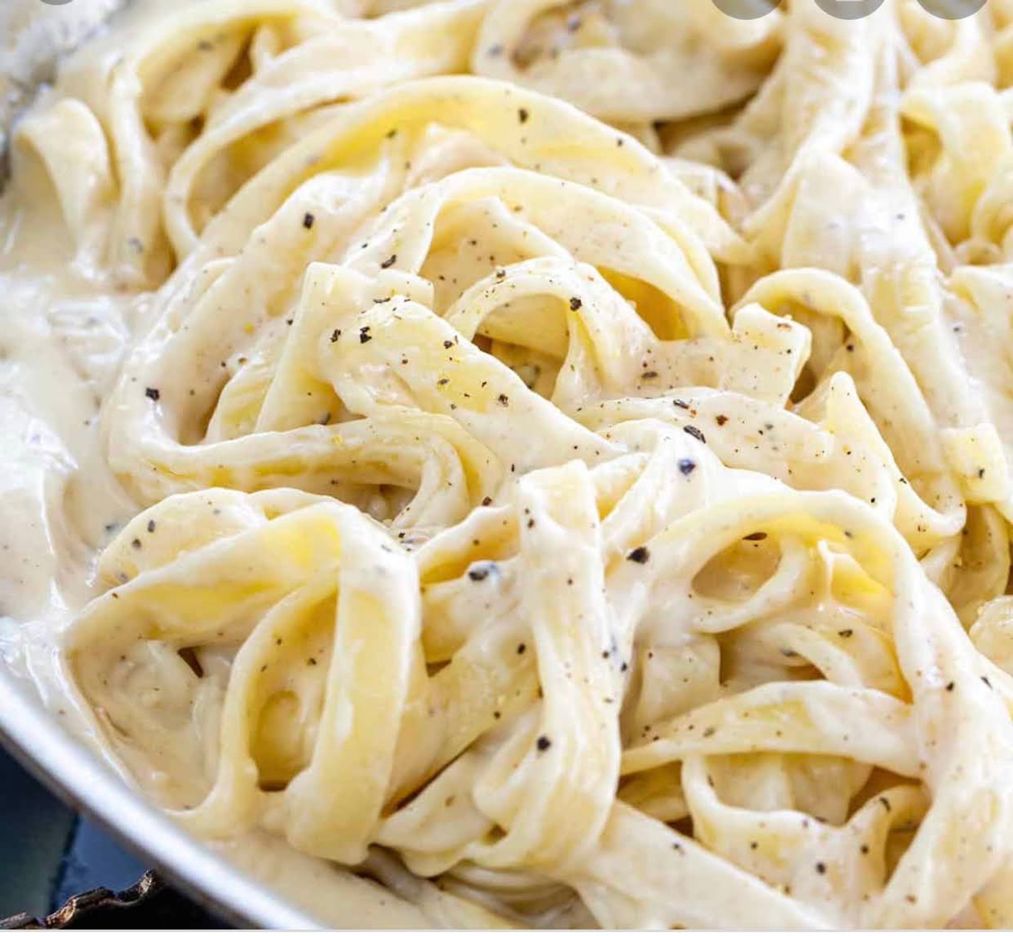 Fettuccine Alfredo