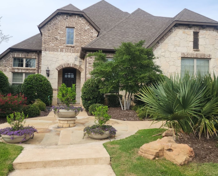 MacDonald Roofing & Remodeling Image