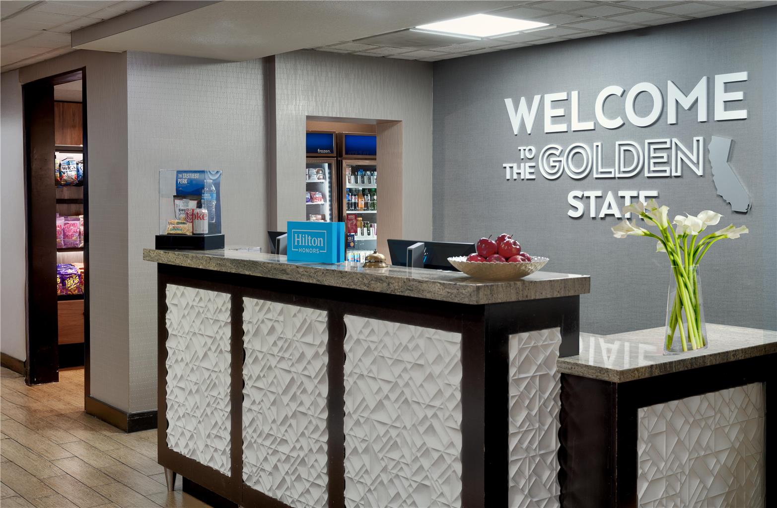 Hampton Inn & Suites Palm Desert Image