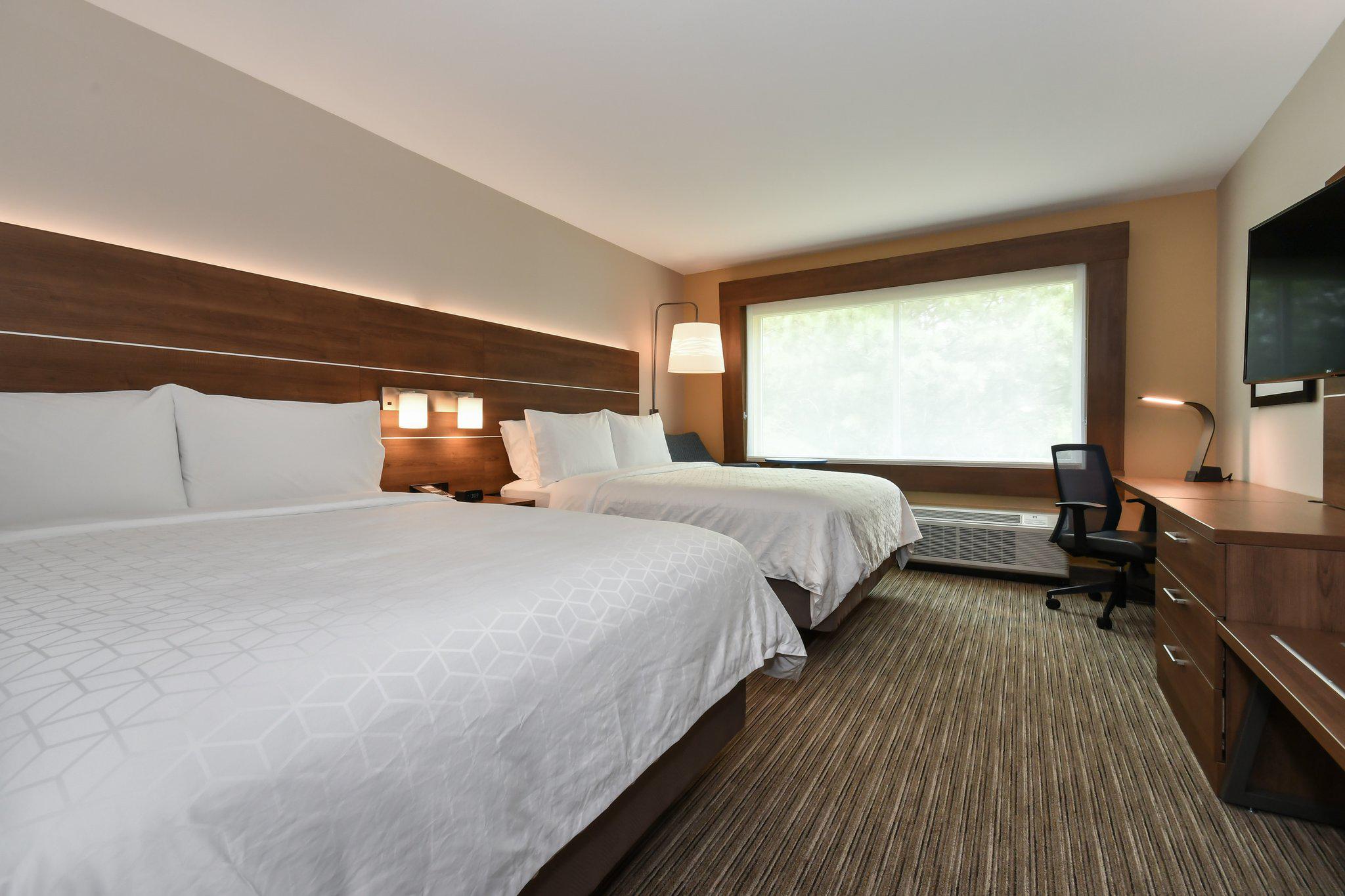 Holiday Inn Express & Suites Charlotte - Ballantyne Photo